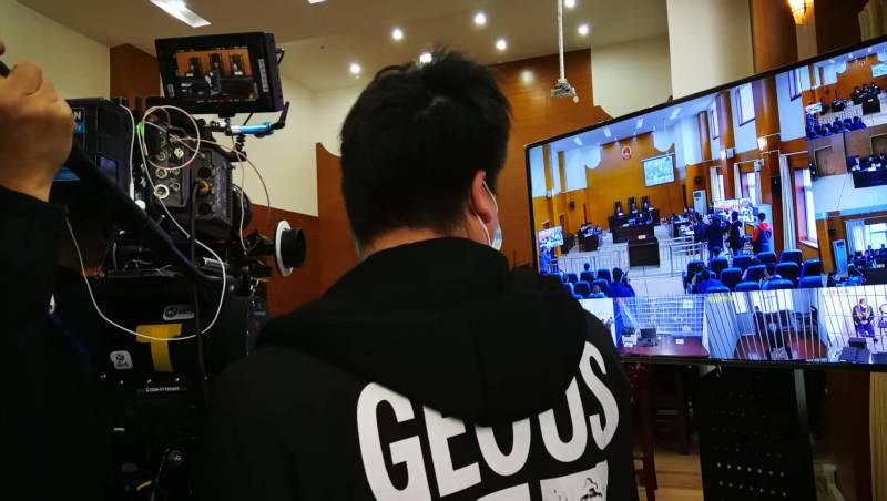 AI生成VS人工创意——正定县广告片拍摄公司的技术浪漫主义实践